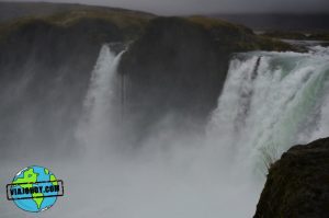 cascada-godafoss-islandia-viajohoy12