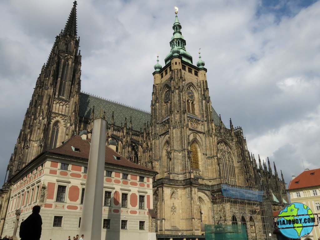 Torre del reloj de la Catedral de San Vito en Praga