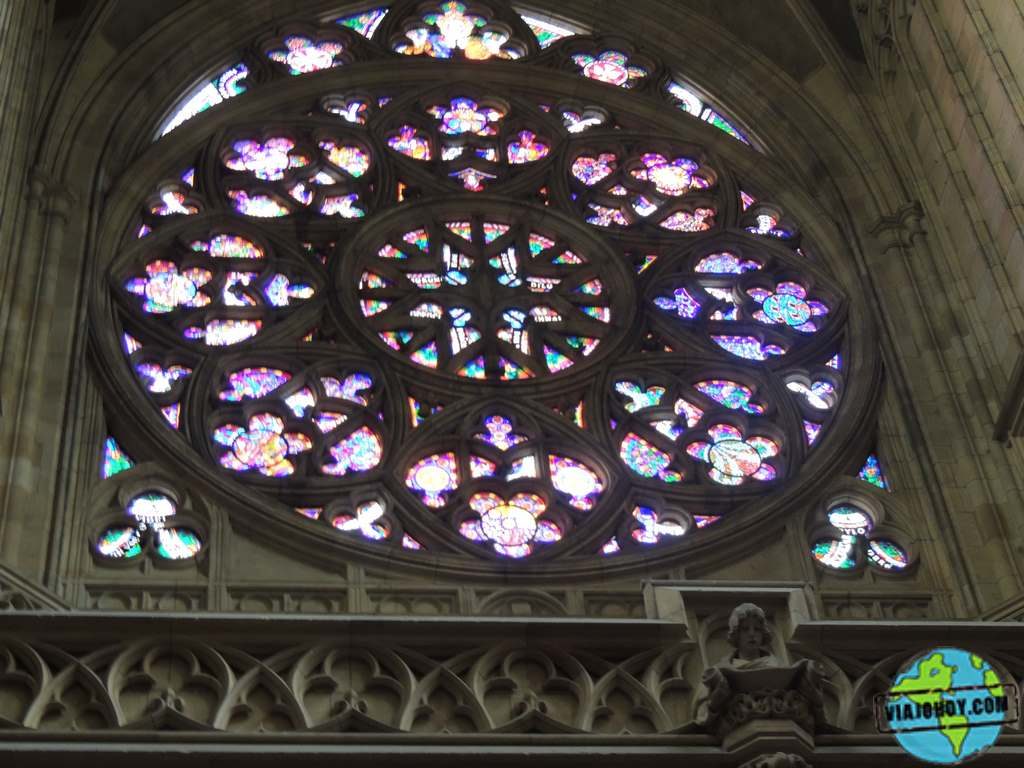 ventana-roseton-rose-catedral-san-vito-praga
