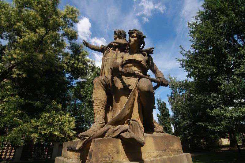 Estatua de Libuše y Přemysl, Parque de Vyšehrader, Praga